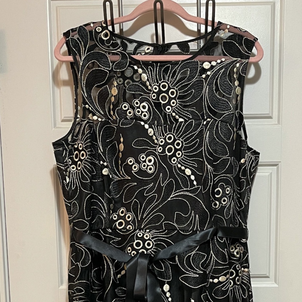 Tahari Arthur S. Levine Black and Cream Illusion Gown Dress